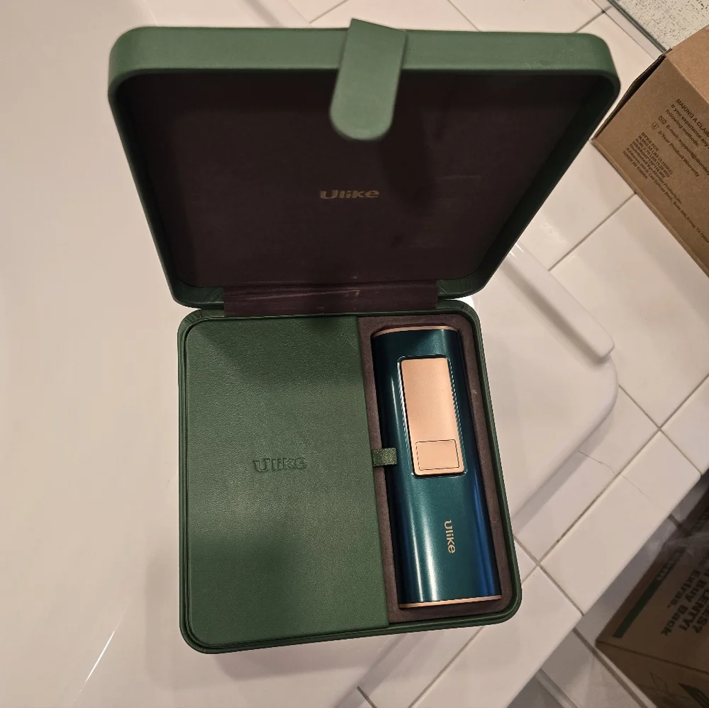 Ulike Sapphire Air+ IPL Hair Removal - Picture 2 of 3